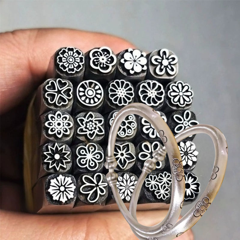 Leatherwork Flowers - أداة نقش معدنية بنمط زهور 5/7
