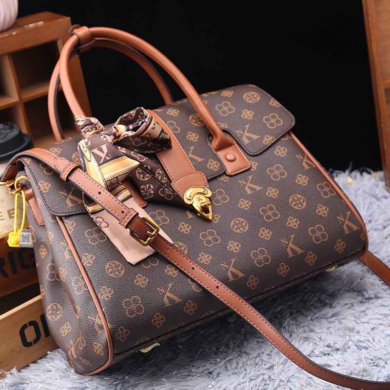 حقيبة نسائية ماركة فاخرة خفيفة - مراجعة Leather Work Bag Women وسعره