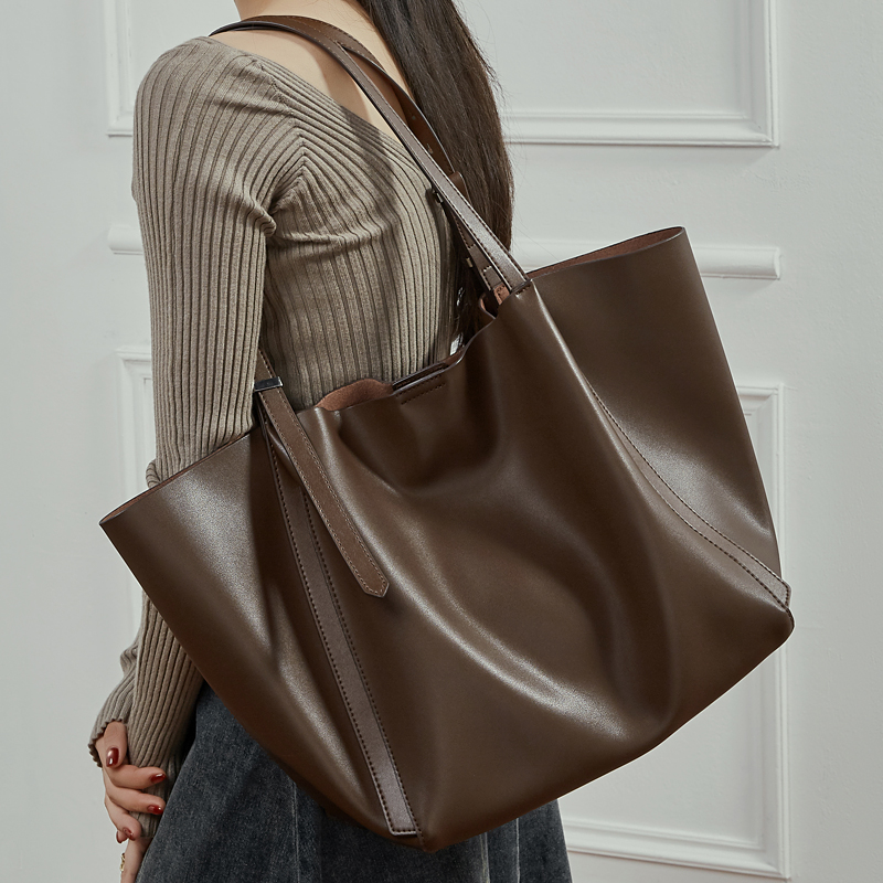 حقيبة يد كبيرة وناعمة من الجلد - مراجعة Leather Work Laptop Bag وسعره